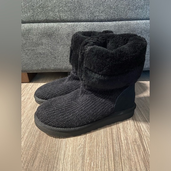 UGG retired Black Capra boots size 8 NEVER WORN OR TRIED ON - Picture 7 of 9